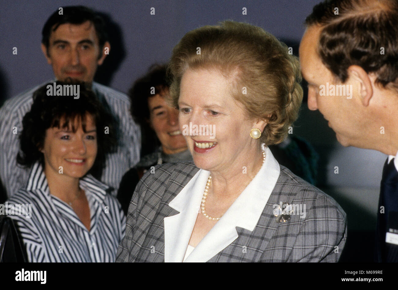 Il primo ministro inglese Margaret Thatcher a Radio Times Enterprise Awards per le piccole e medie imprese 1987 Foto Stock
