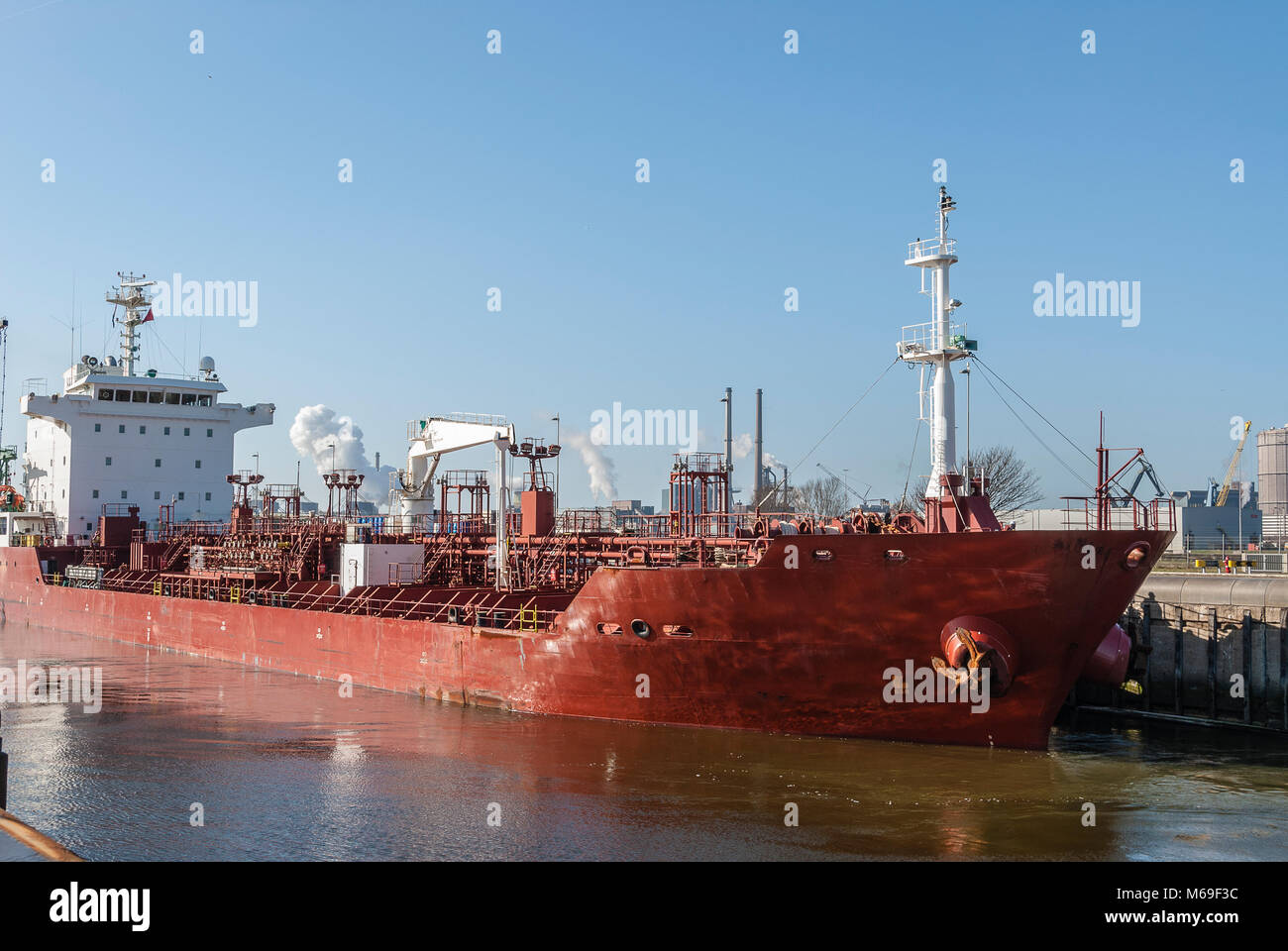 Vele di navi cisterna attraverso il Mare del Nord Canal Foto Stock