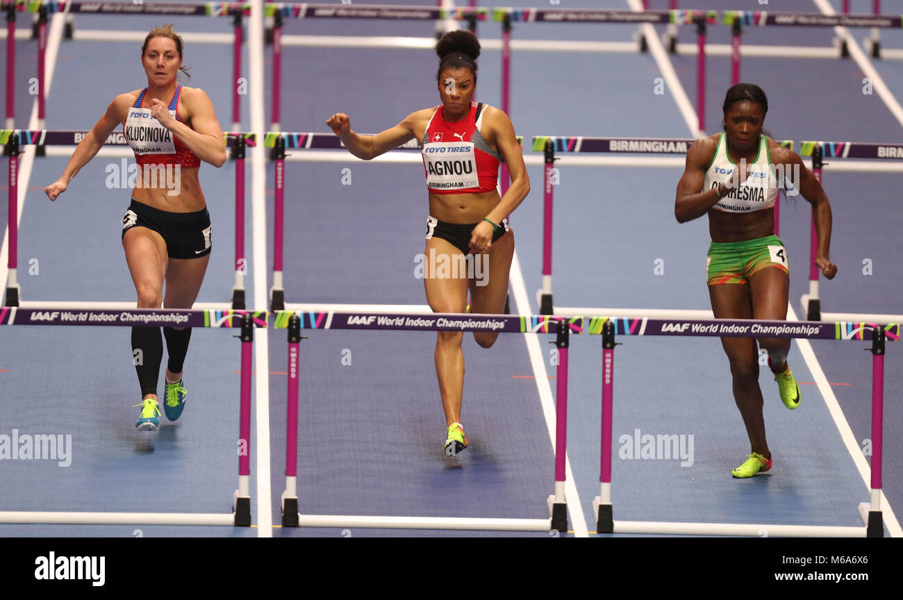 Birmingham, Regno Unito. 2 Mar, 2018. Caroline AGNOU SVIZZERA), ELIŠKA KLUČINOVÁ Ceco) e LECABELA QUARESMA PORTOGALLO) compete nel pentathlon 60m Womens ostacoli durante la IAAF Campionati mondiali Indoor a Birmingham, Inghilterra Credit: Ben Booth/Alamy Live News Foto Stock