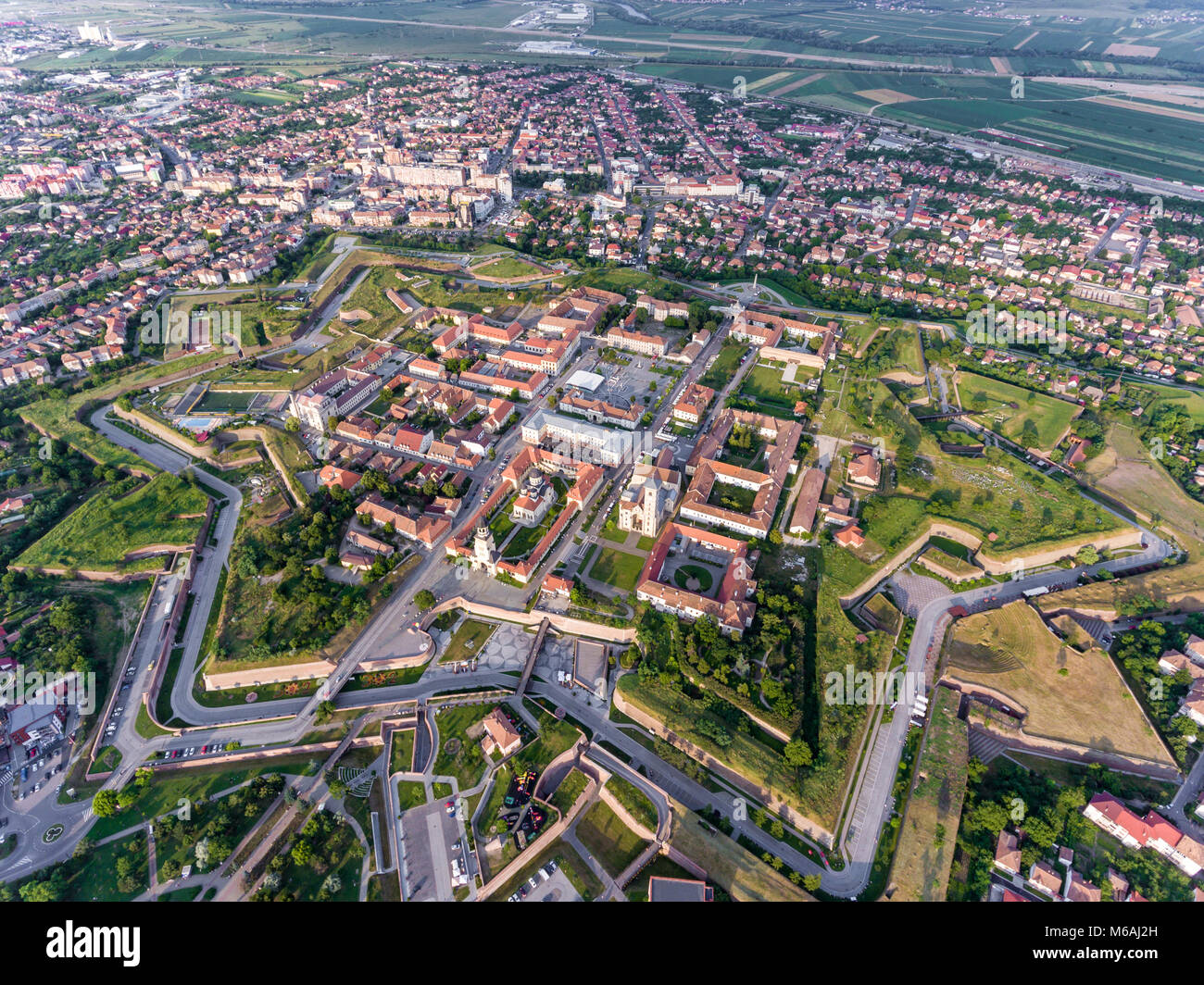 Vista aerea di Alba Iulia - Alba Carolina fortezza medievale in Alba Iulia City, Romania Foto Stock