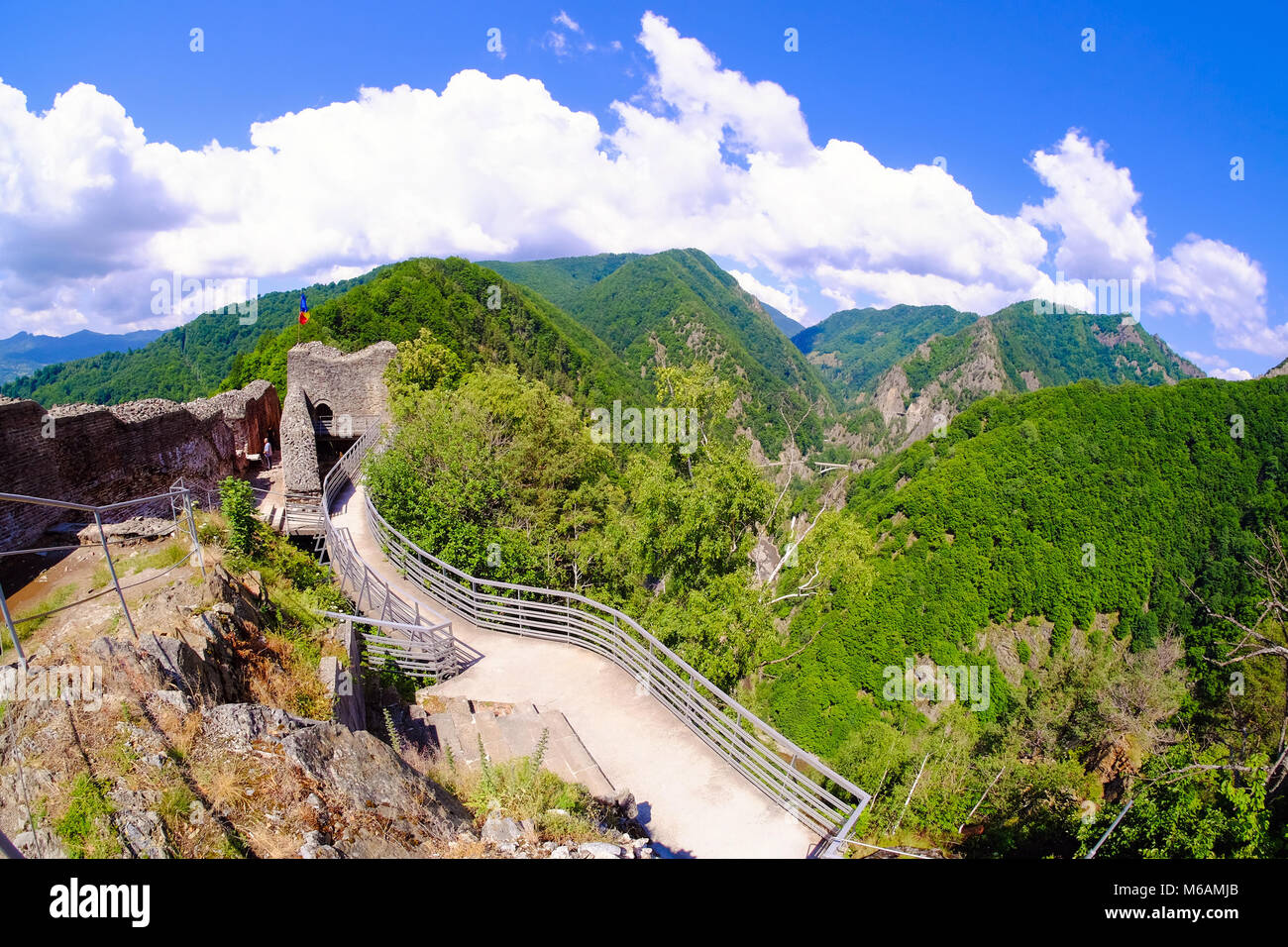 Fortezza di Poenari, Vlad l'Impalatore (Vlad Tepes in rumeno) ruller nel XVI secolo, ora un importante attrazione turistica in Romania Foto Stock