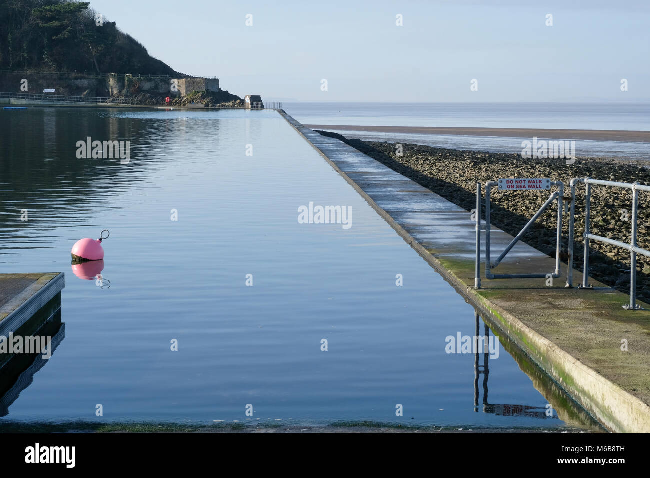 L'acqua di mare la balneazione e la nautica piscina a Clevedon nel Somerset, Inghilterra. Foto Stock