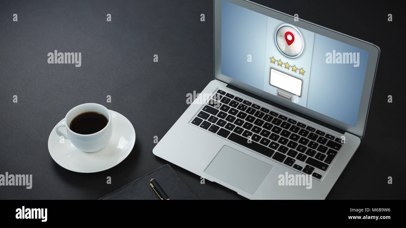 Immagine composita di screenshot di un servizio di valutazione Foto Stock