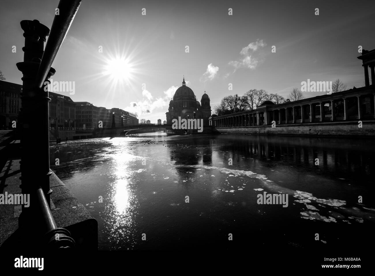 Cattedrale di Berlino a freddo giorno d'inverno Foto Stock