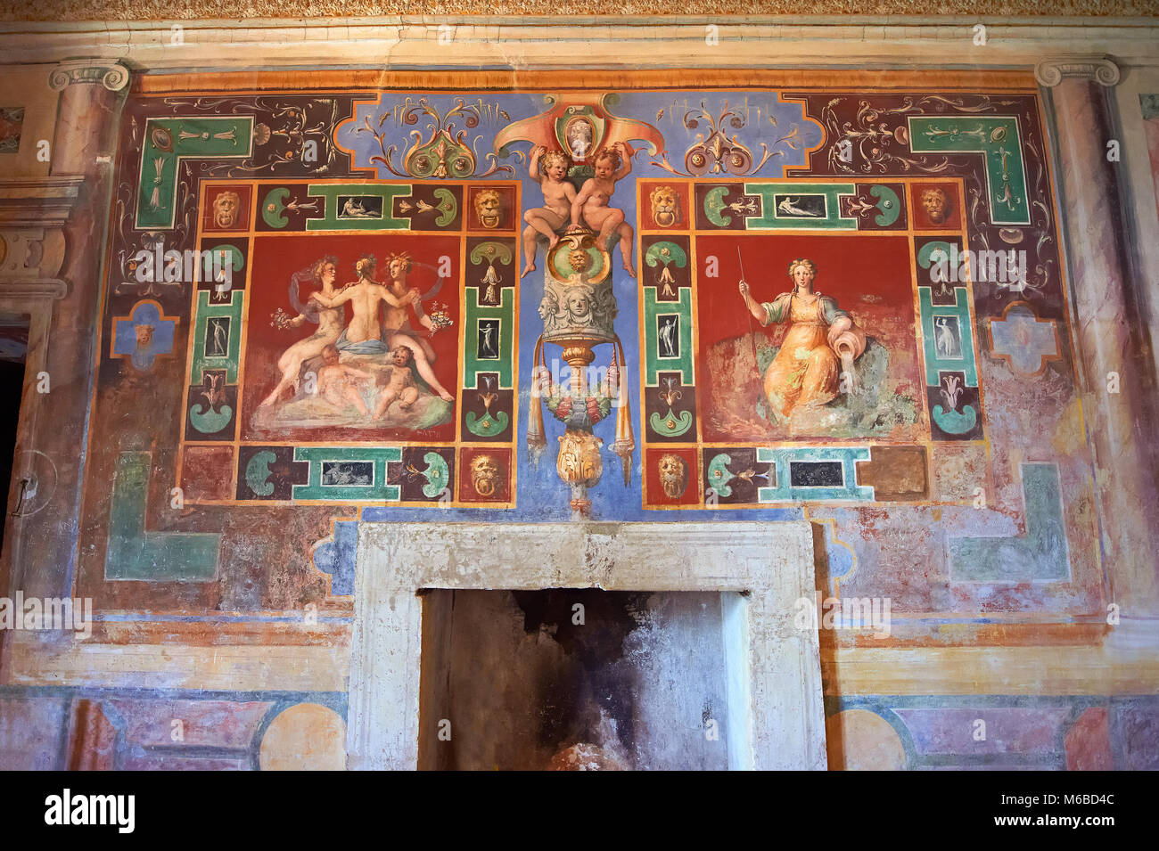 Sala della nobiltà (Stanza della Nobilta). I dipinti del Rinascimento da Federico Zuccari può essere datato al 1566-67. Decorate con trompe-l'?il Mar Ionio Foto Stock