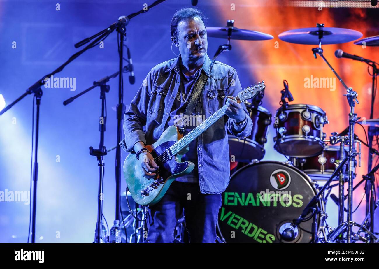 La rock band in Spagnolo degli anni ottanta e novanta, uomini G dalla Spagna e la Enanitos Verdes dall Argentina, hanno offerto un concerto di Huevos Revueltos tour eseguito a Hipodromo nella città di Hermosillo Sonora. (Foto: Luis Gutierre / NortePhoto.com) Foto Stock