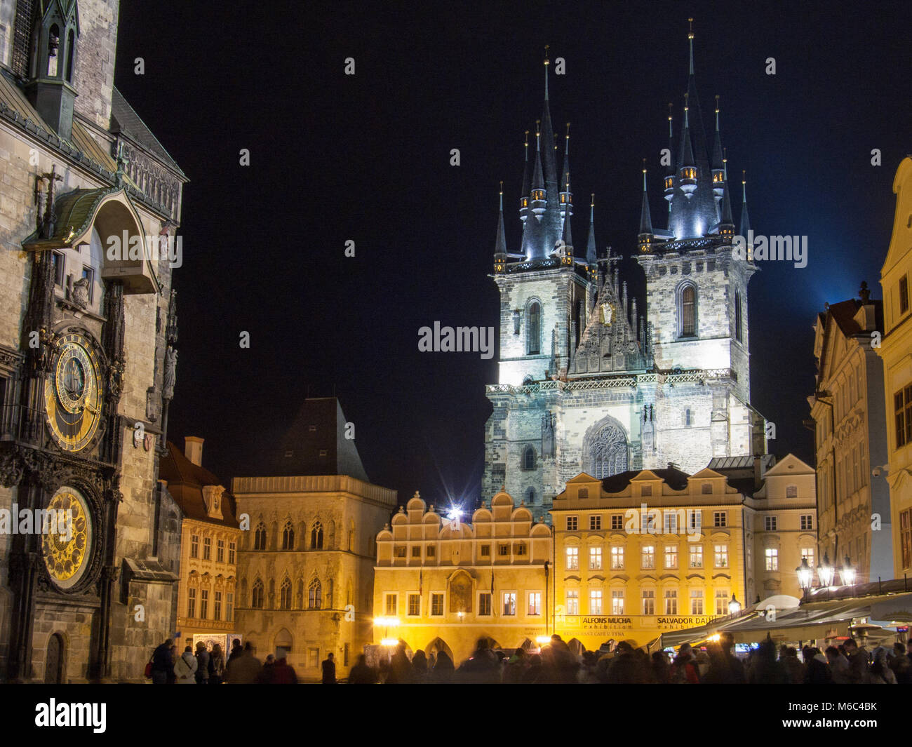 Praga Repubblica Ceca, 16 febbraio 2012 La Piazza della Città Vecchia di notte Foto Stock