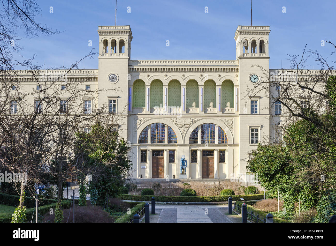 Berlino, Germania - 23 Febbraio 2018: edificio neoclassico di Hamburger Bahnhof, ora di proprietà dello stato Museum fuer Gegenwart (museo per Contempora Foto Stock