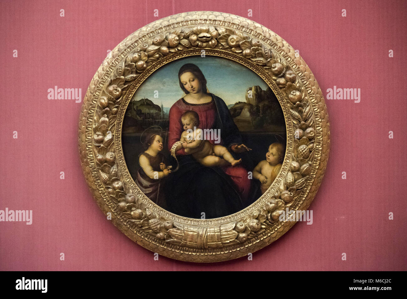 Berlino. Germania. Raffaello La Madonna Terranuova, ca. 1505 (Madonna con Bambino, San e un bambino santo) Nella Gemäldegalerie. Foto Stock