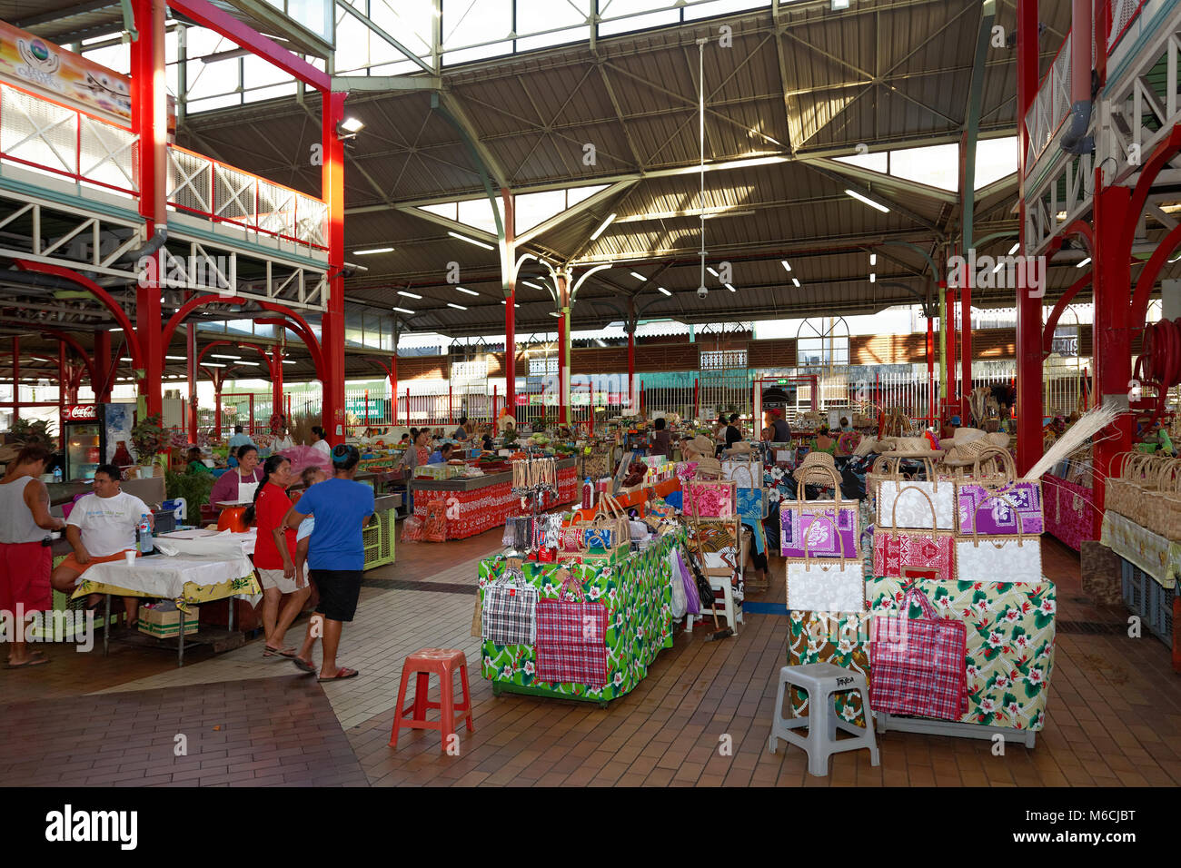 Il mercato coperto di Papeete, Tahiti, Polinesia Francese Foto Stock