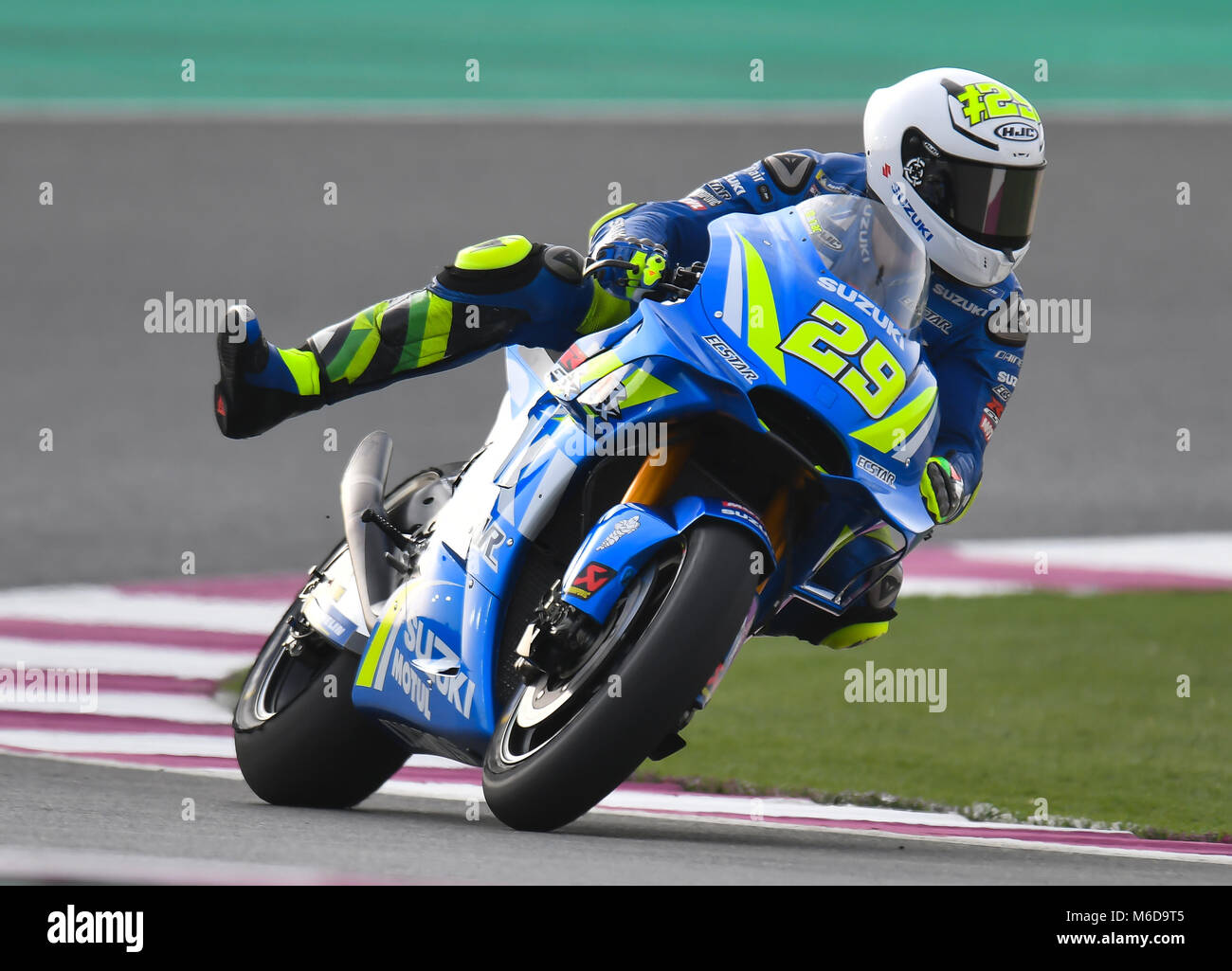 Doha in Qatar. 2 Mar, 2018. L'italiano della MotoGP Andrea Iannone del team  Suzuki Ecstar assume un angolo durante la seconda giornata di test  pre-stagione al Circuito Internazionale di Losail in Qatar,