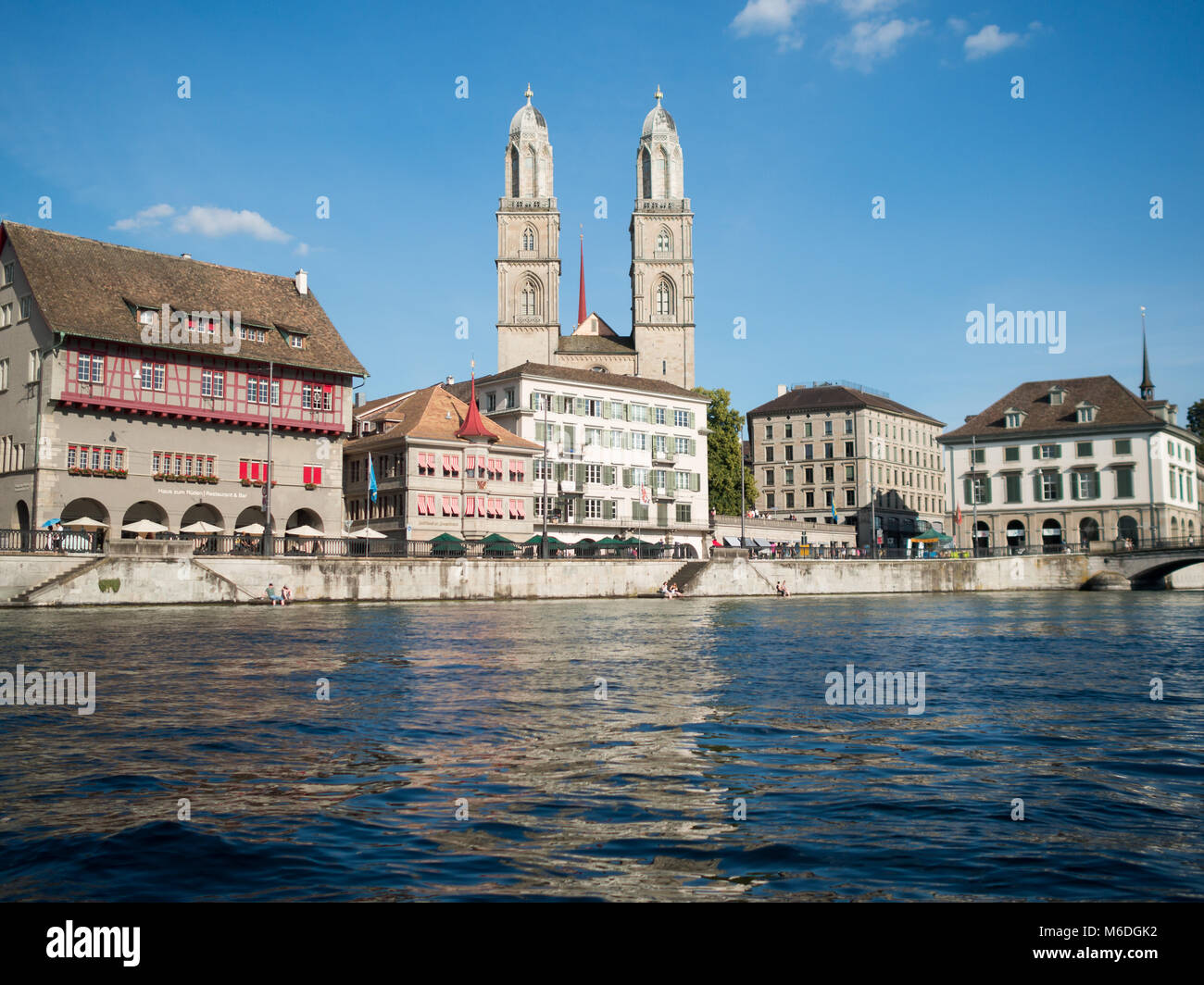 Grossmunster sulla Limmat riverside edifici Foto Stock