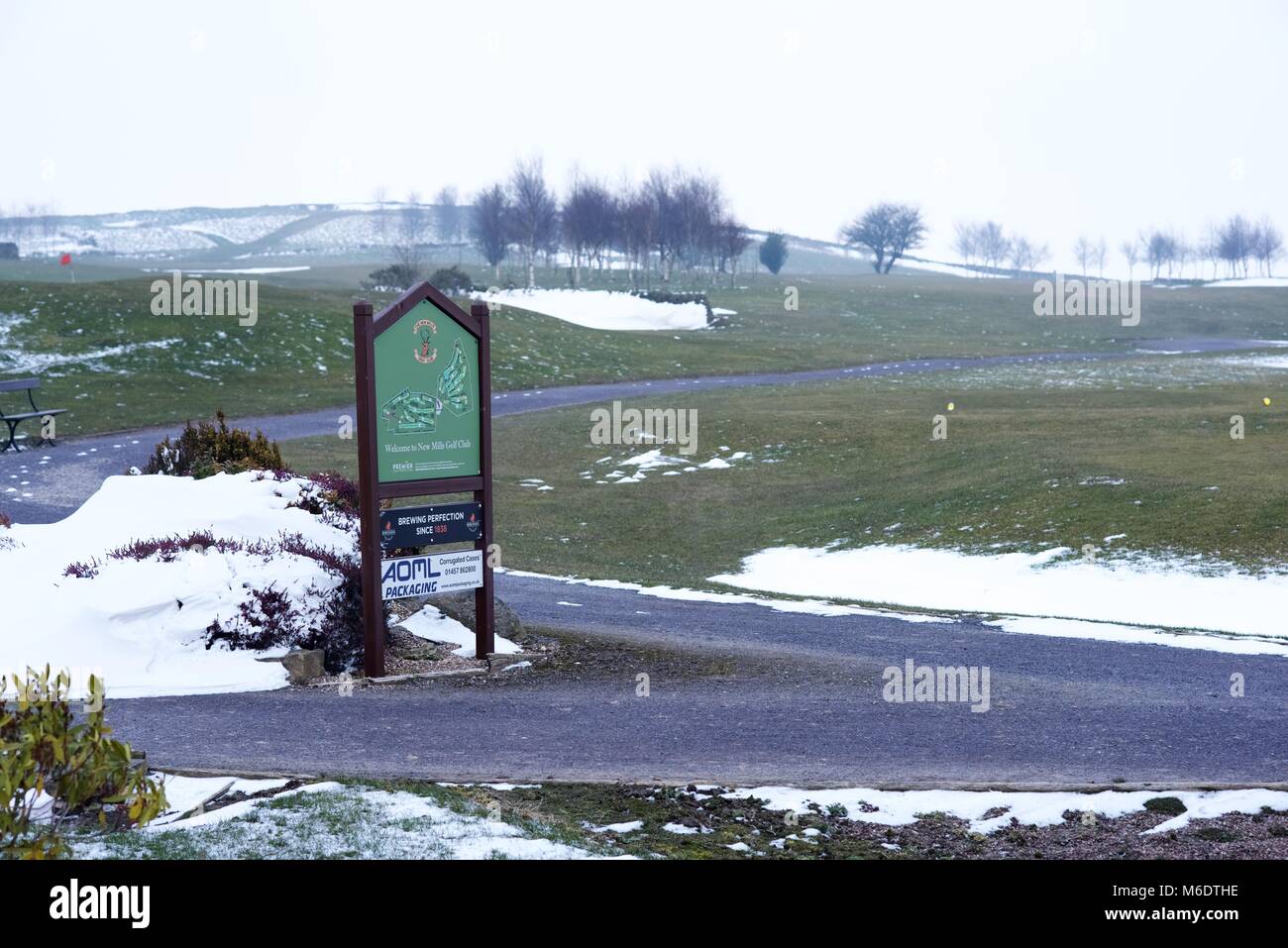 Non ci è gioco su mulini nuovo campo da Golf a causa della neve. Foto Stock