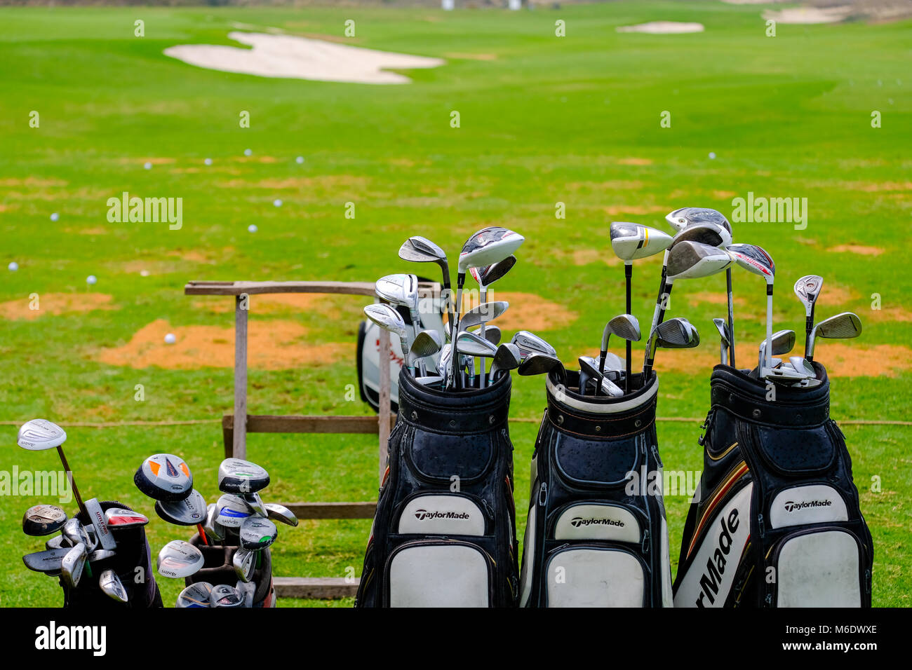 Set di mazze da golf / Golf di ferro in Borsa da golf Foto stock - Alamy