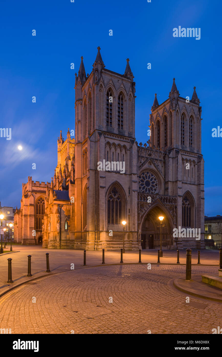 Cattedrale di Bristol su College Green nella città di Bristol, Inghilterra. Foto Stock