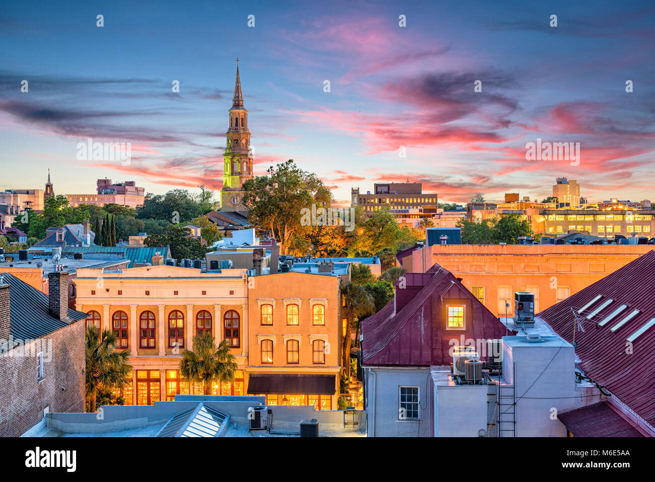 Charleston, Carolina del Sud, Stati Uniti d'America storico Quartiere Francese skyline. Foto Stock
