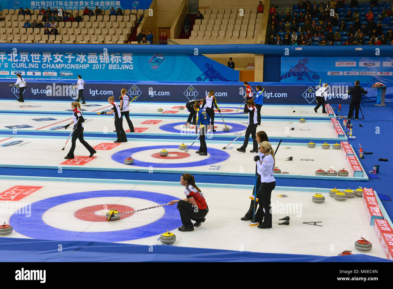 Vista di Pechino Capitale della palestra come squadre competono al CPT mondiale sulle donne Campionato di Curling 2017, 18-26 marzo 2017, Pechino, Cina Foto Stock