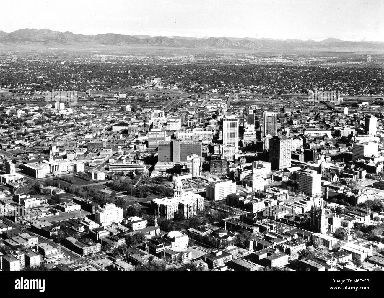 Vista aerea del centro di Denver, CO, Denver, CO, 1966. Foto Stock