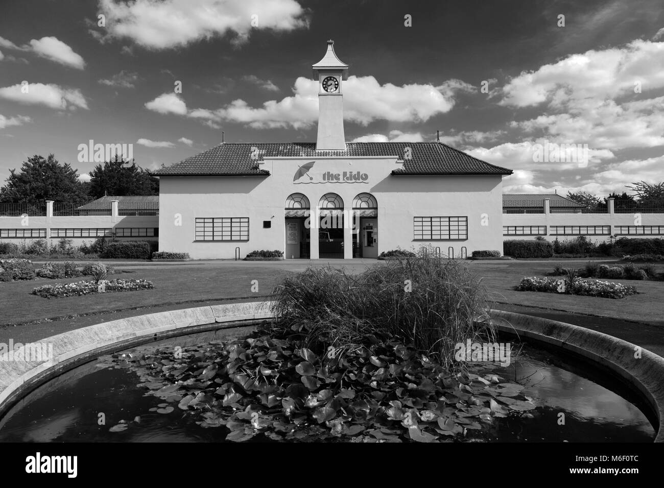 Il Lido piscina, Peterborough City; Cambridgeshire; Inghilterra; Regno Unito Foto Stock