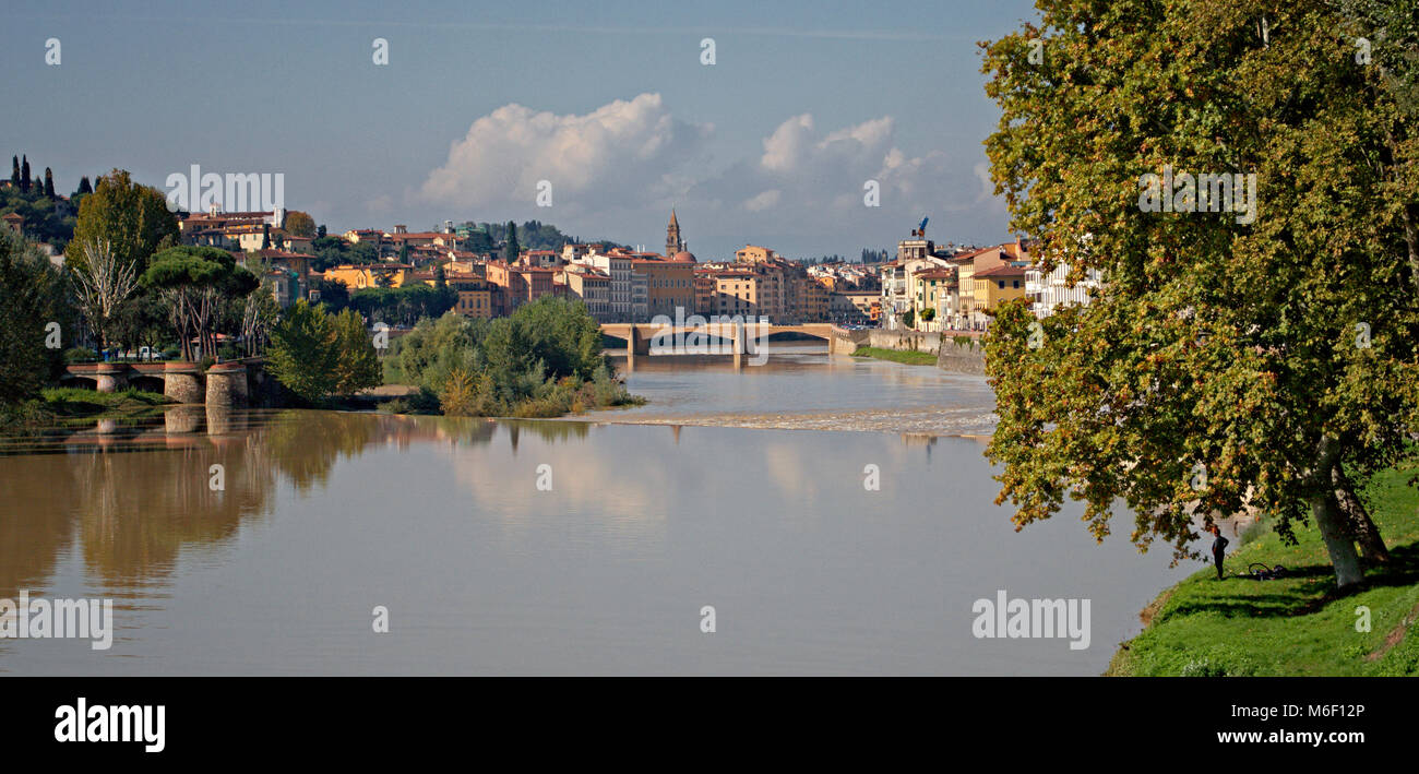 Ponte sul fiume Arno, Firenze, Italia Foto Stock