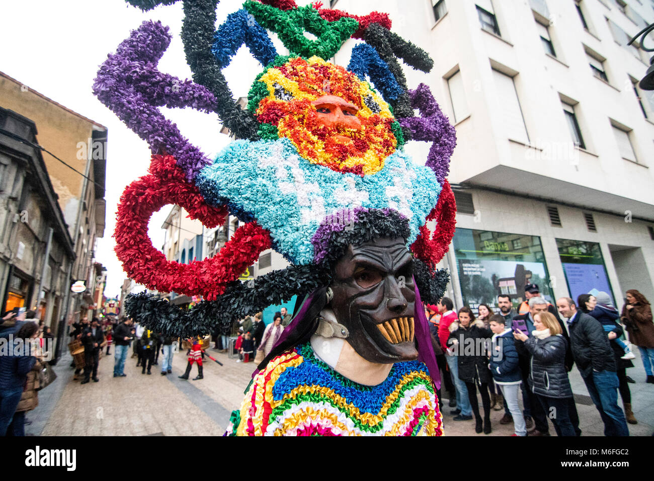 Siero, Spagna. 3 Marzo, 2018. Un Boteiro, una tradizionale maschera di  spagnolo da Viana do Bolo (Ourense, Galizia, Spagna), durante Mazcaraes  d'Iviernu, una maschera iberica festa celebrata il 3 marzo 2018 in