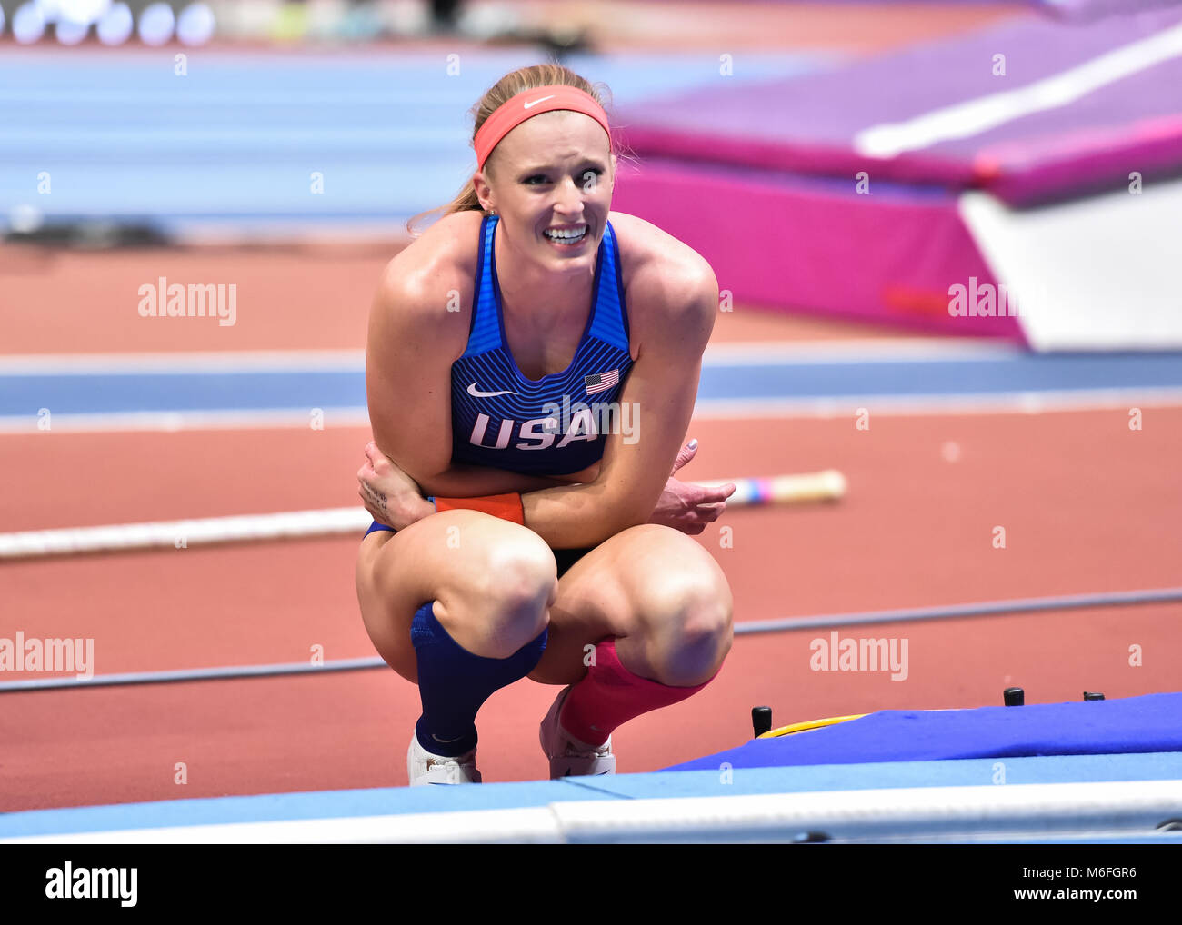 Sandi Morris (USA) sente il dolore alla donna Pole Vault durante la finale IAAF Campionati mondiali Indoor a Arena Birmingham su Sabato, 03 marzo 2018. BIRMINGHAM INGHILTERRA. Credito: Taka G Wu Foto Stock