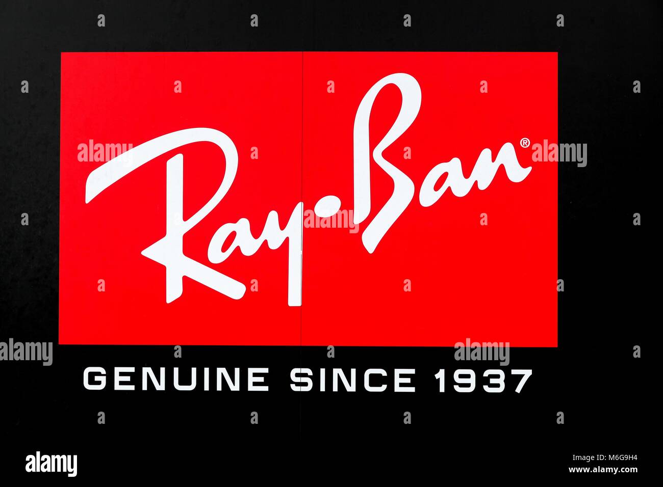 London Regno Unito 31 Gennaio 2018 Ray Ban logo su una parete. Ray Ban e un marchio di occhiali da sole e vista Foto stock Alamy