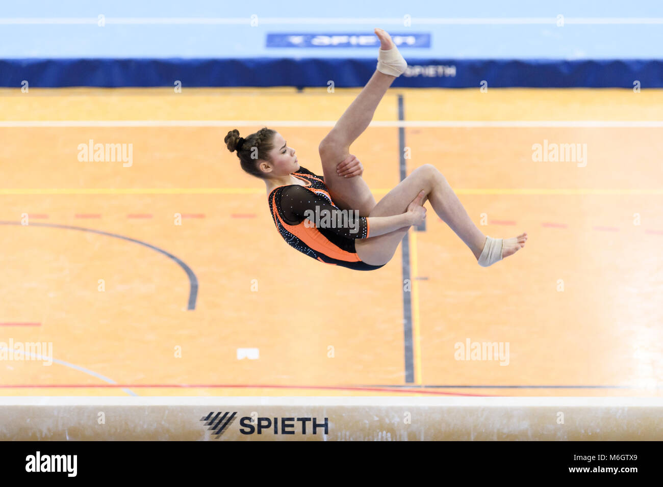 Stoccarda, Deutschland. 03 Mar, 2018. Schwebebalken: Noemi Griesser KRK). GES/ Turnen/ Bundesliga: Saisonauftakt, 03.03.2018 -- |utilizzo del credito in tutto il mondo: dpa/Alamy Live News Foto Stock