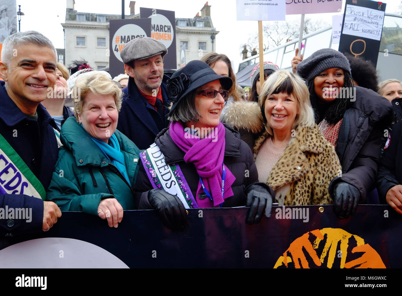 Maria Miller, Sadiq Khan, Sandi Toksvig, Helen Pankhurst, Jude Kelly, Bianca Jagger Credito: Londonphotos/Alamy Live News Foto Stock