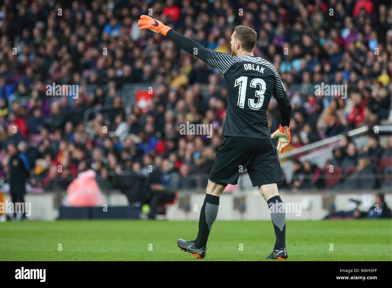 Barcellona, Spagna. Mar 4, 2018. Atletico Madrid portiere Jan Oblak (13) durante la partita tra FC Barcelona contro l'Atletico Madrid, per il round 27 del Liga Santander, giocato al Camp Nou Stadium il 4 marzo 2018 a Barcellona, Spagna. (Credit: Urbanandsport / Cordon Premere) Cordon Premere Credito: CORDON PREMERE/Alamy Live News Foto Stock