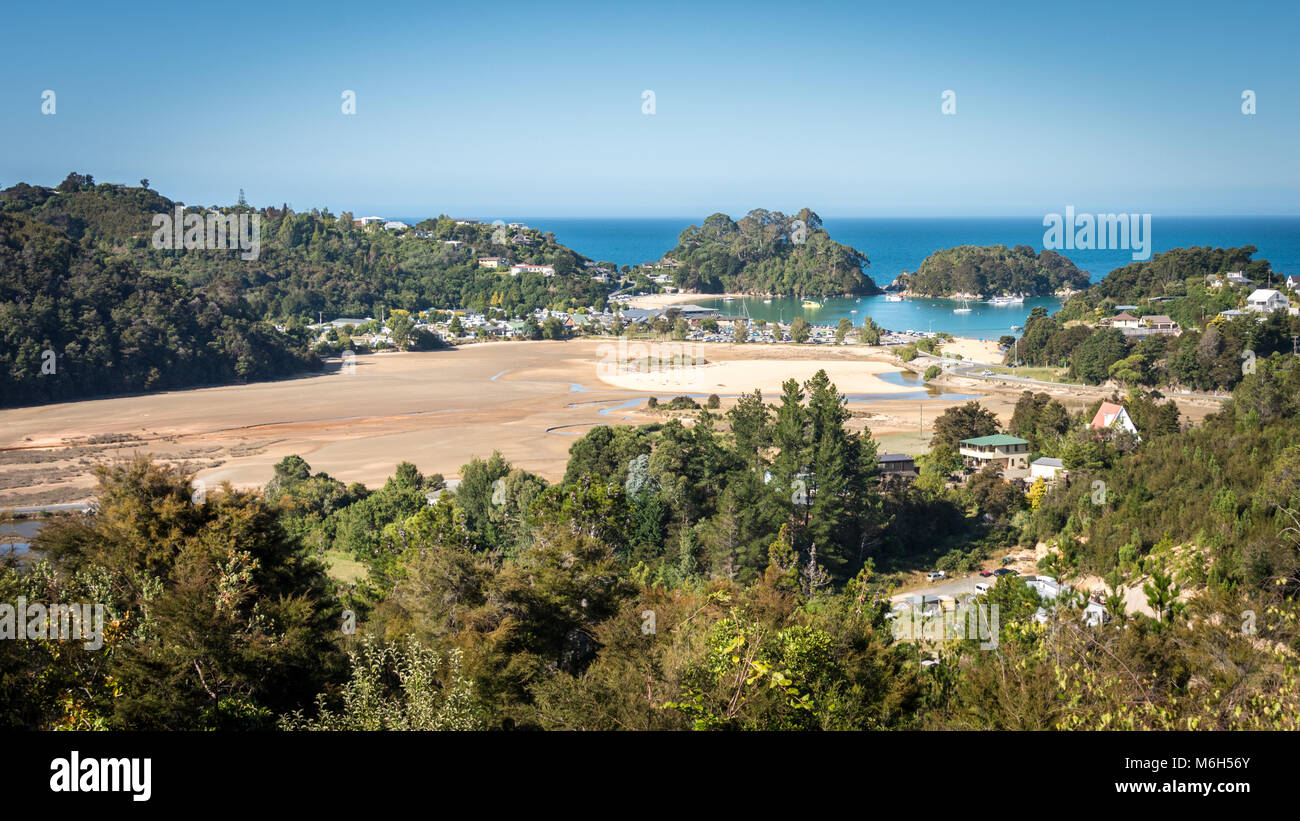 Vista di Kaiteriteri, il Parco Nazionale Abel Tasman, Nuova Zelanda Foto Stock