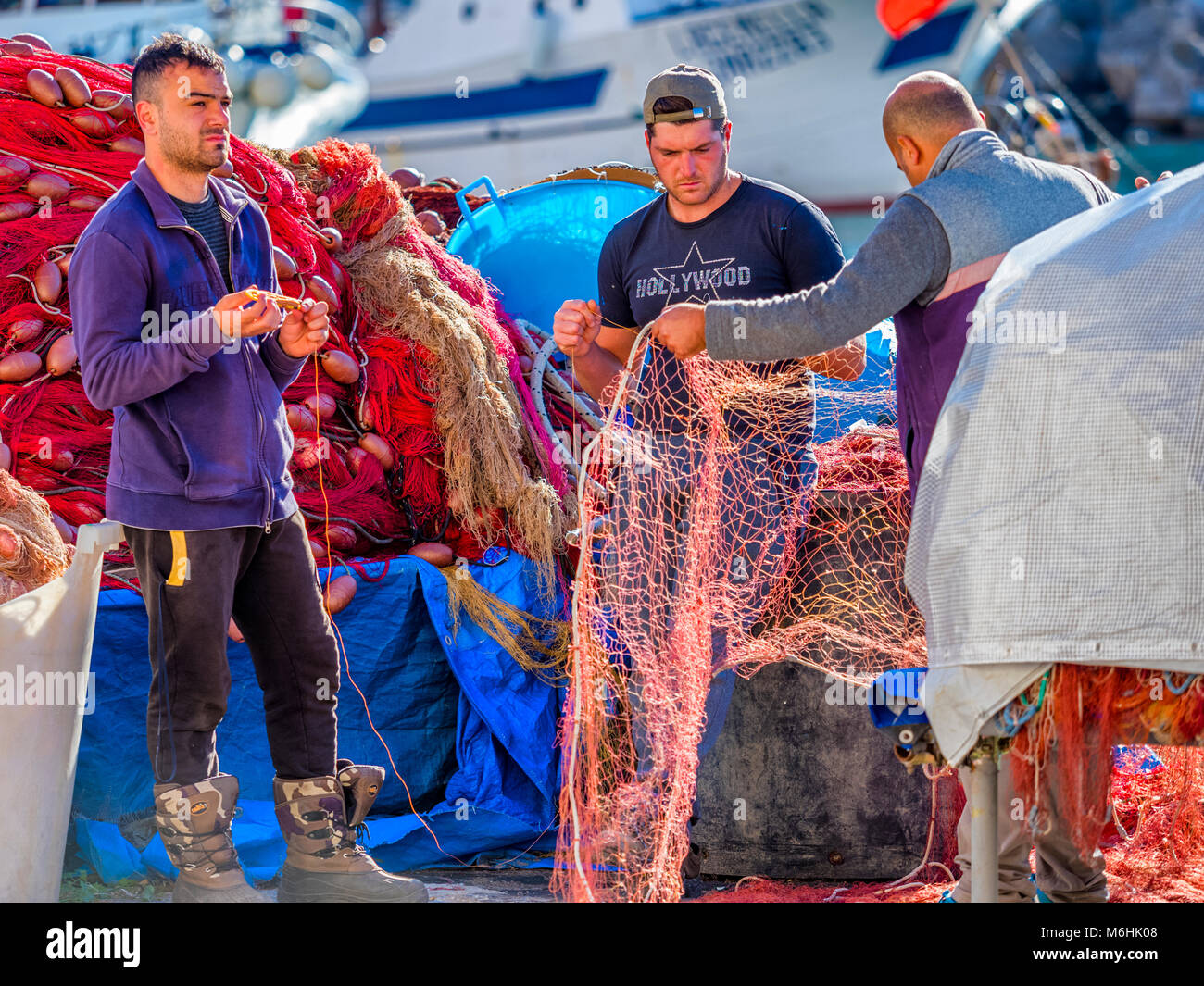 La bobinatura in reti da pesca sull isola di Procida, Italia Foto Stock