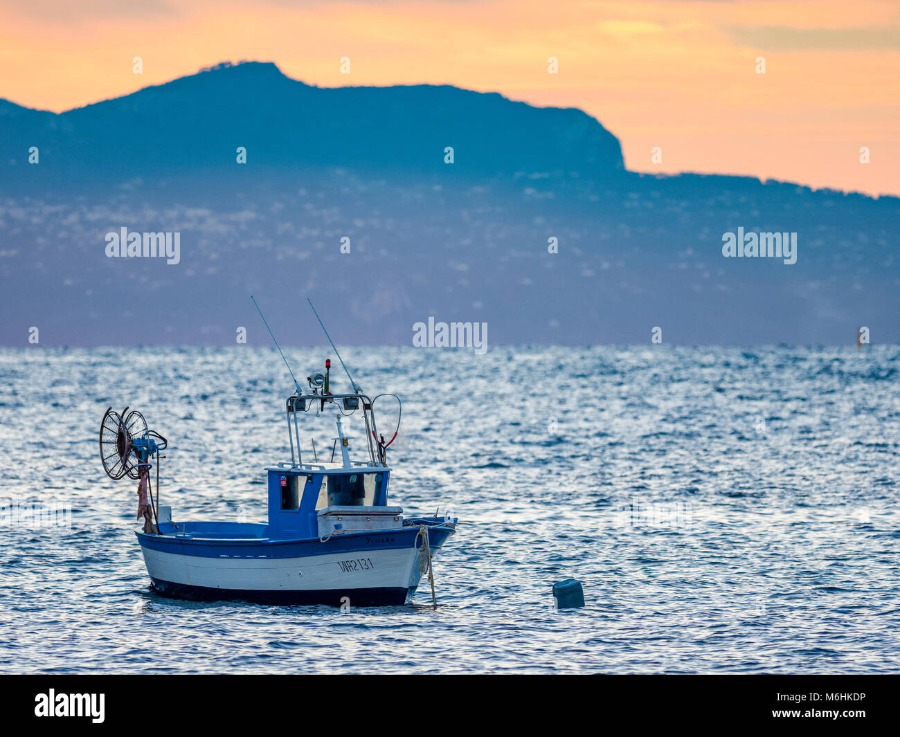 Ormeggiata barche da pesca sull isola d Ischia, Italia Foto Stock