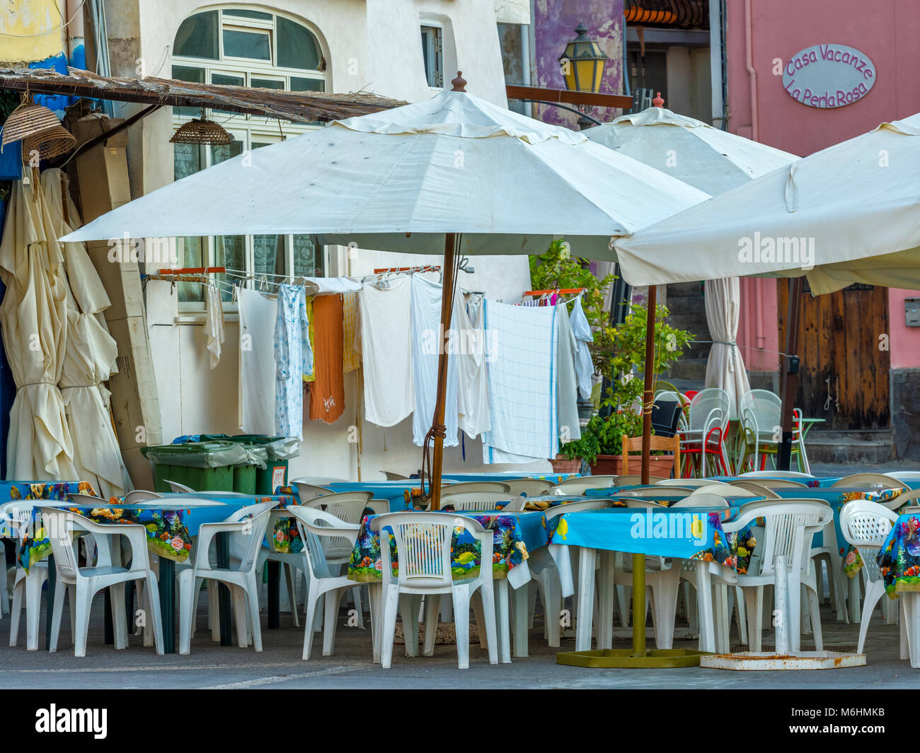 All'aperto il ristorante di pesce sulla isola di Procida, Italia Foto Stock