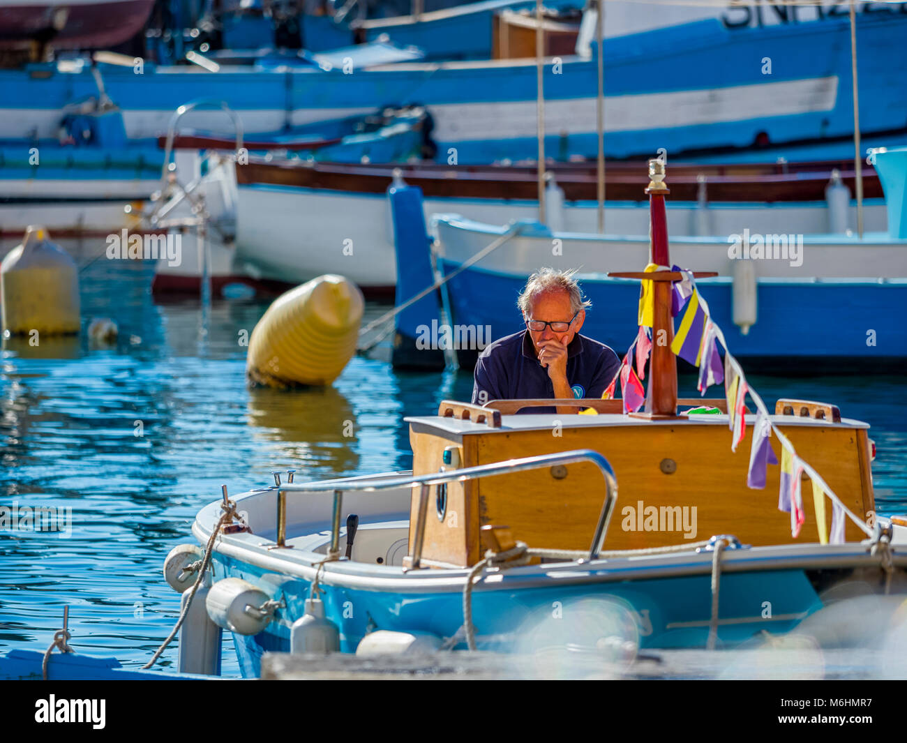 Ormeggiata barche da pesca sul isola di Procida, Italia Foto Stock