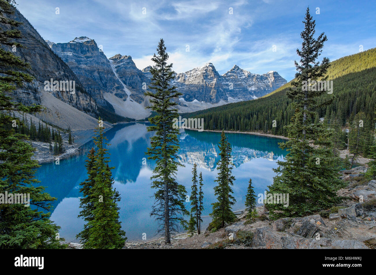 Il Moraine Lake, Valle dei Dieci Picchi, il Parco Nazionale di Banff, Alberta, Canada Foto Stock