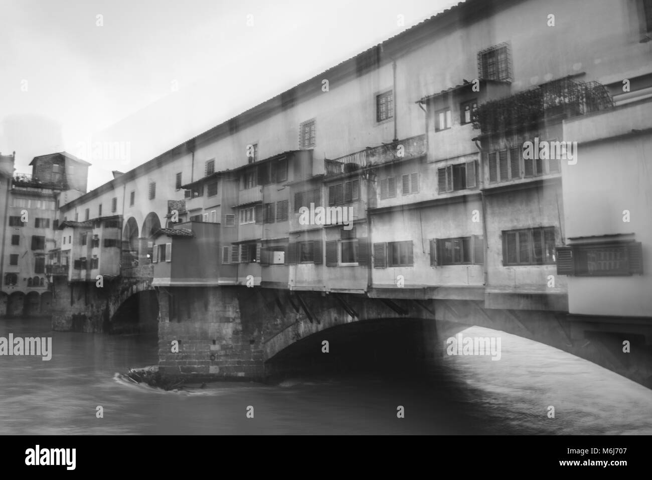 Visione offuscata del Ponte Vecchio, visione offuscata mal di testa concetto. Foto Stock