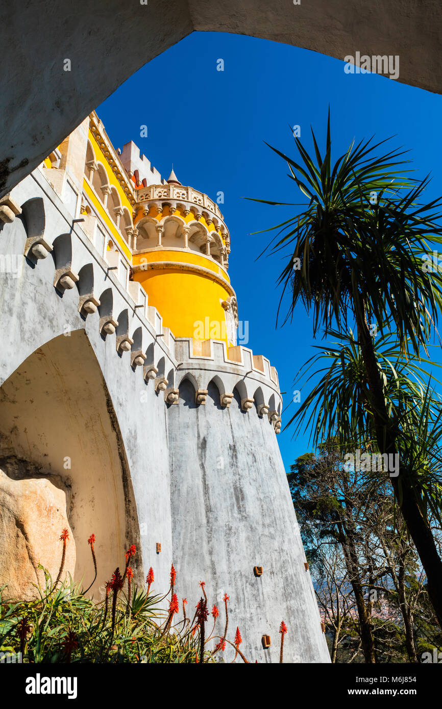 Il Palazzo Reale di pena o "Castelo da Pena' come è più comunemente noto, Portogallo, Sintra. Foto Stock