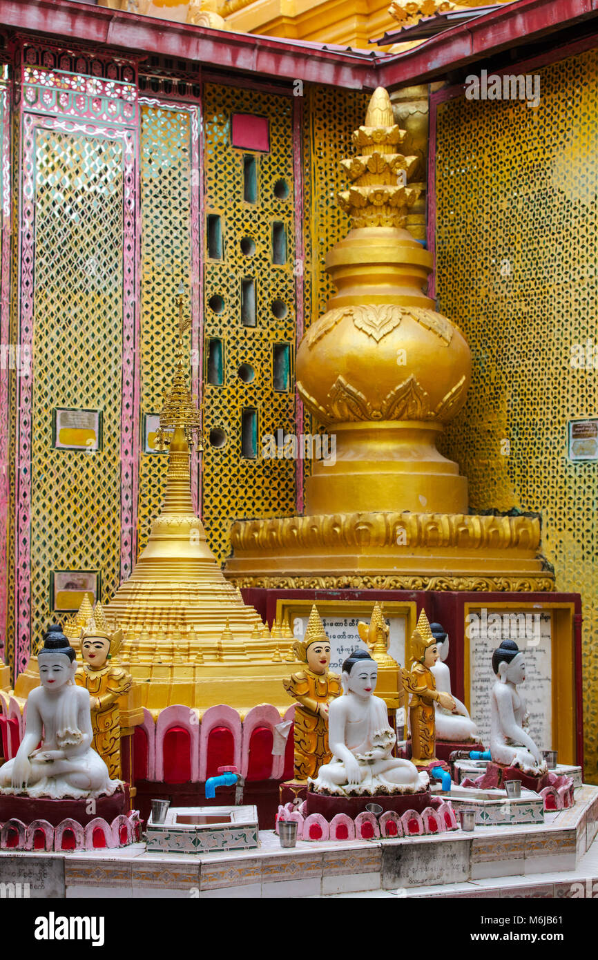 I dettagli interni del Sutaungpyei Pagoda. Mandalay Hill, Myanmar (Birmania). Foto Stock