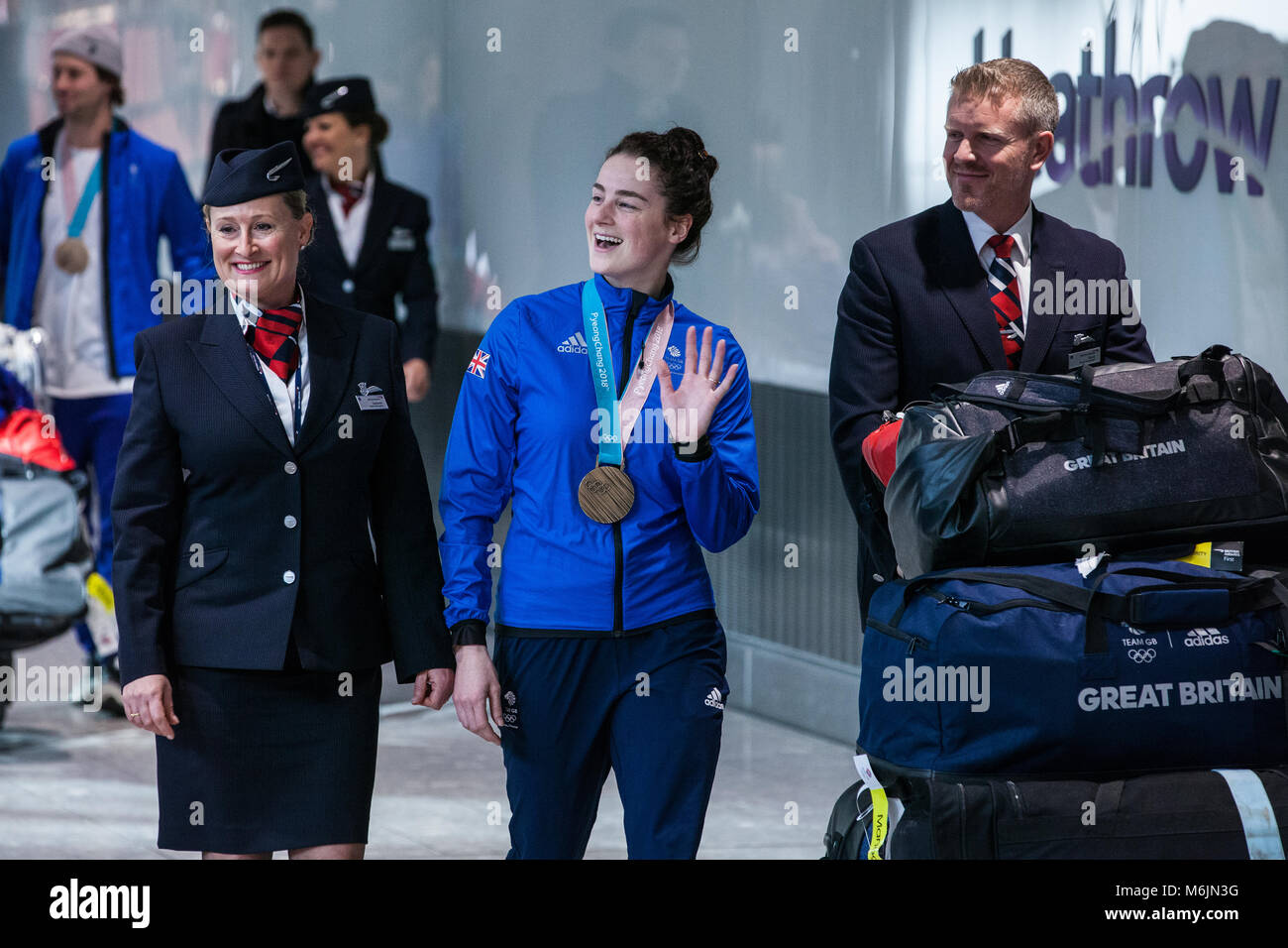 Londra, Regno Unito. Il 26 febbraio, 2018. Laura Deas visualizza la sua donna scheletro medaglia di bronzo come la British Olympic Association (BOA) accoglie favorevolmente Team GB athle Foto Stock