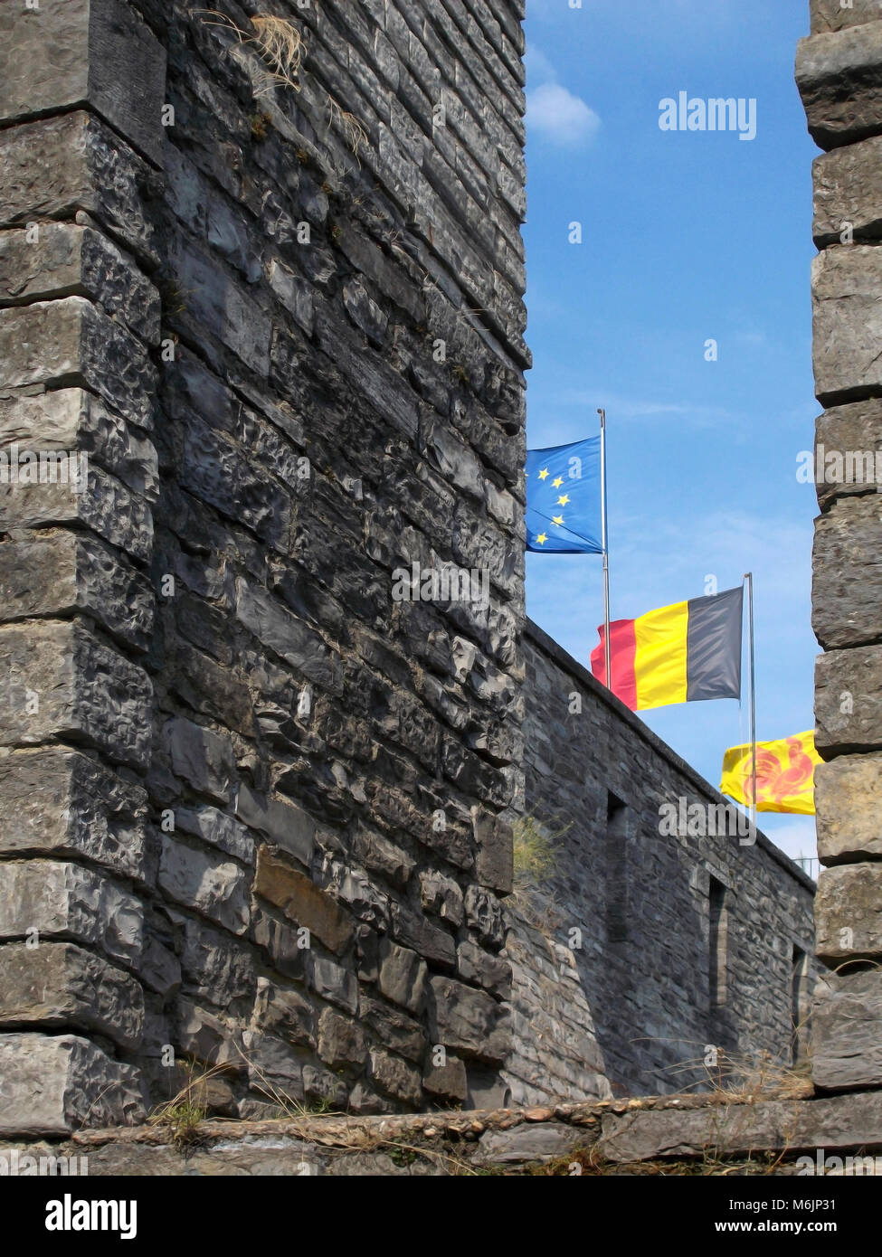 Bastione di Europa, Tournai, fortezza, bandiera europea, bandiera belga Foto Stock