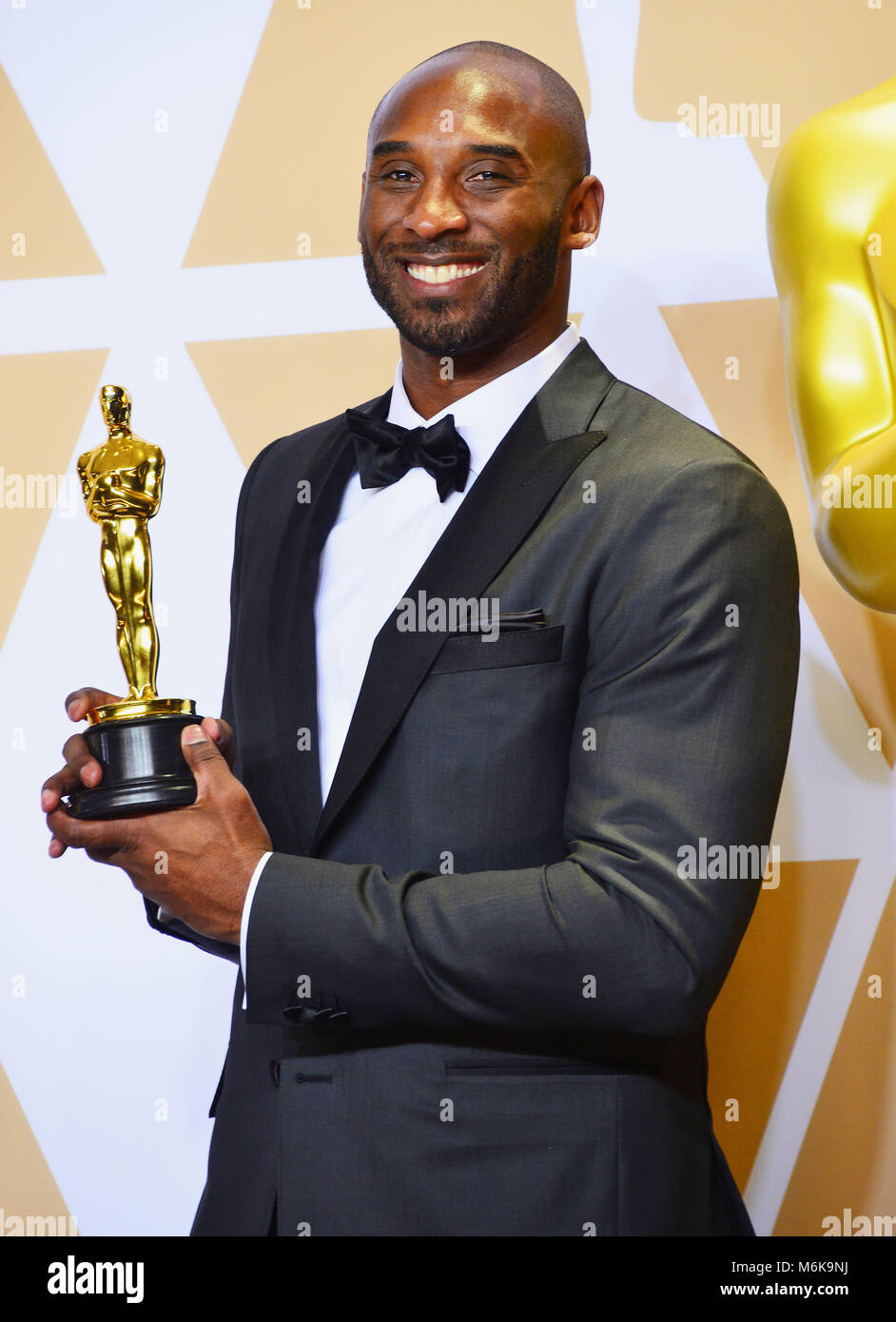 Los Angeles, California, USA. 4 Marzo, 2018. Kobe Bryant, vincitore del corto animato award per il ?Cari basket? Pone in sala stampa durante il novantesimo annuale di Academy Awards di Hollywood & Highland Center il 4 marzo 2018 a Hollywood, California Credit: Tsuni / USA/Alamy Live News Foto Stock