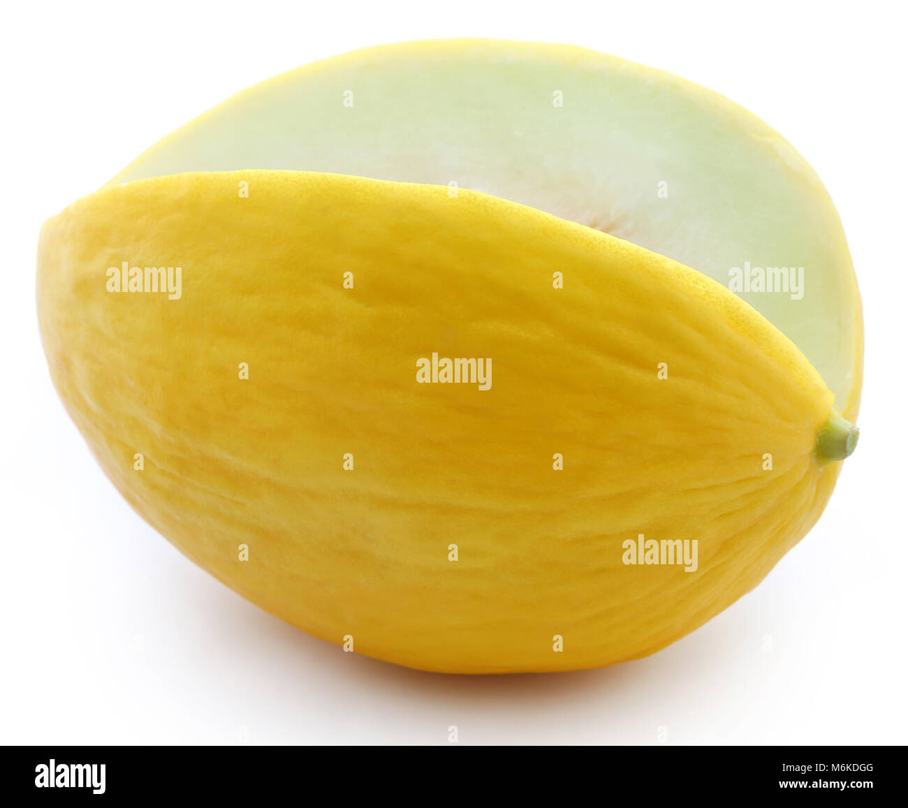 Brillante di melone Honeydew su sfondo bianco Foto Stock