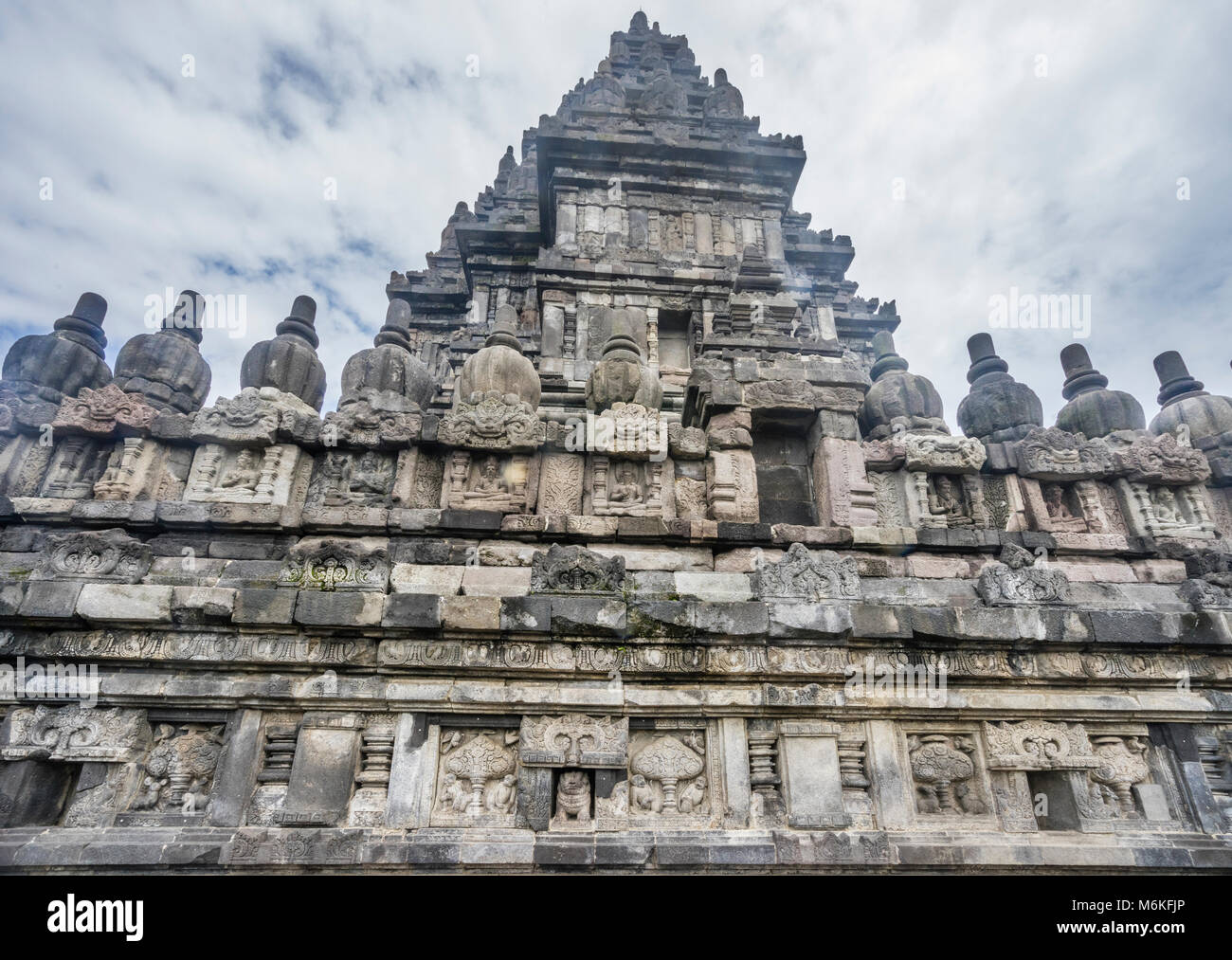 Indonesia, Java Centrale in bassorilievo pannelli alla metà del IX secolo Prambanan tempio indù Foto Stock