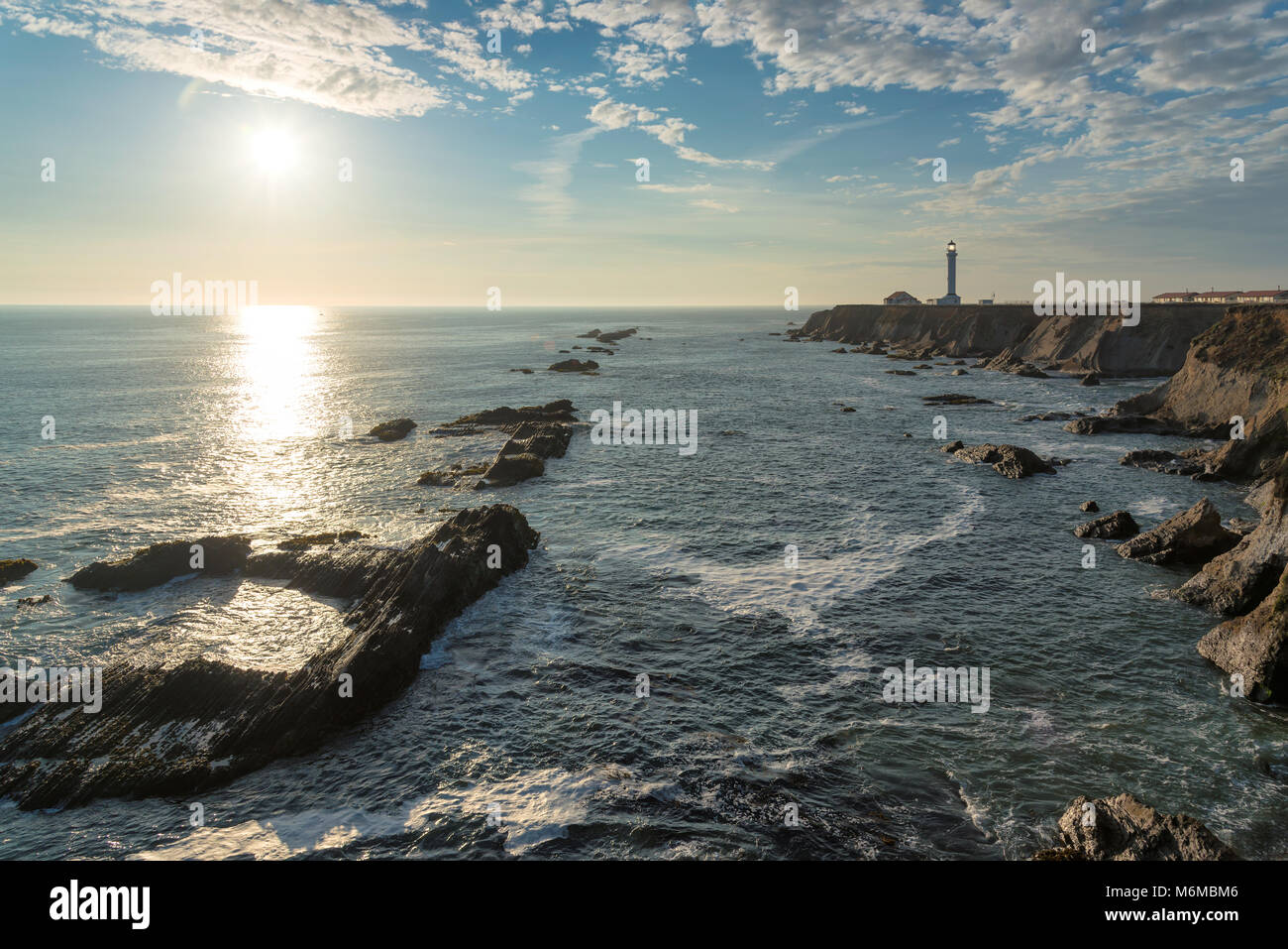 Punto Arena faro al tramonto in Mendocino County, California settentrionale costa. Foto Stock