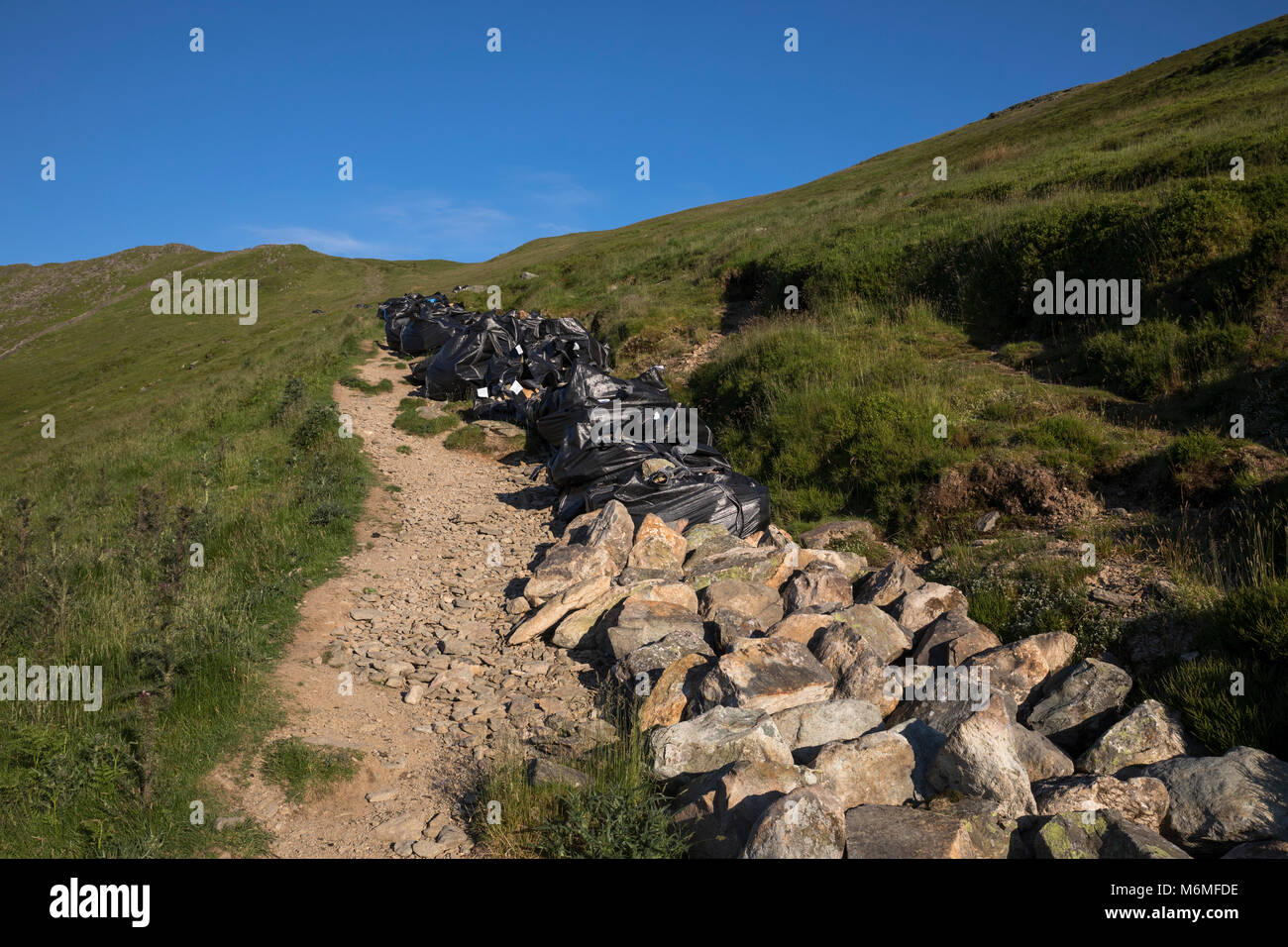 Helvellyn salita; sentiero costruzione; Lake District; Regno Unito Foto Stock
