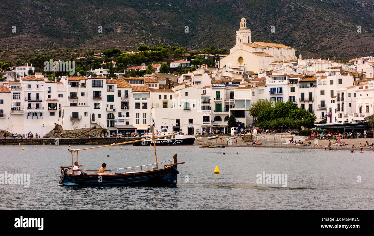 Vista di Cadaques , Alt Emporda comarca in Costa Brava Catalogna Foto Stock