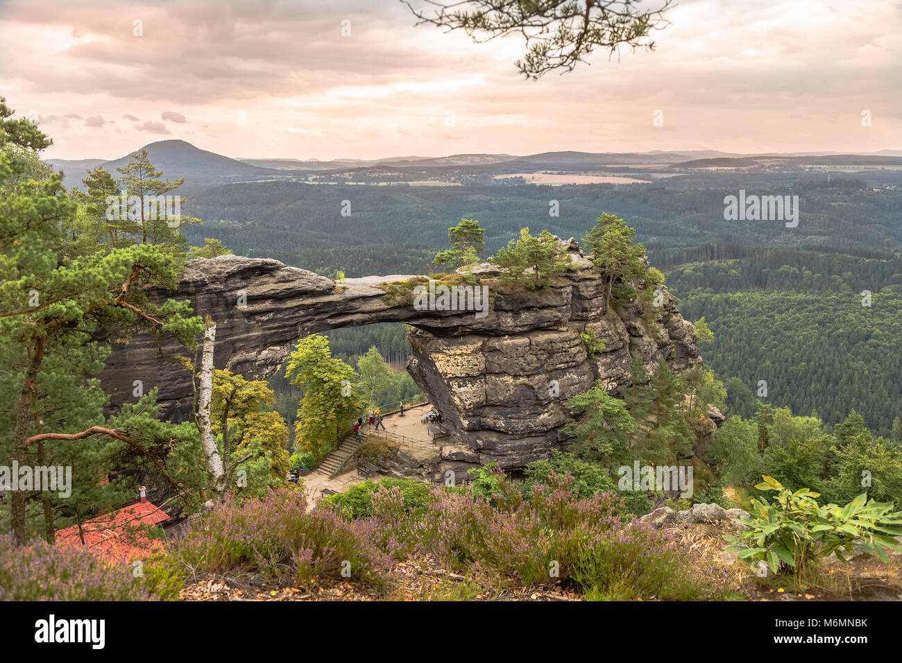 Parco nazionale della Svizzera boema - Pravčická Brána è il naturale più grande ponte di pietra sul nostro continente e un monumento naturale del nostro paese Foto Stock