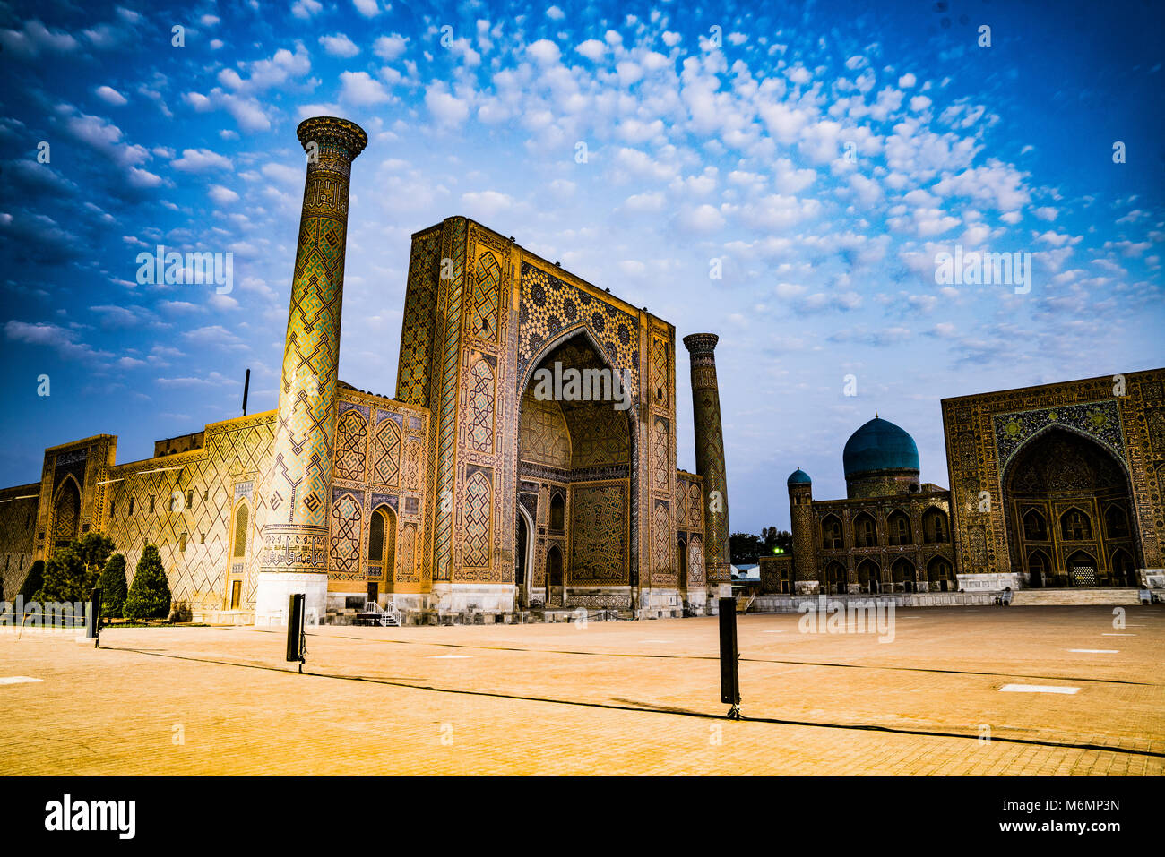 Il Registan, Samarcanda, Uzbekistan, Asia centrale, più antico conservato medrassahs nel mondo, chiave Silk Road ubicazione Foto Stock