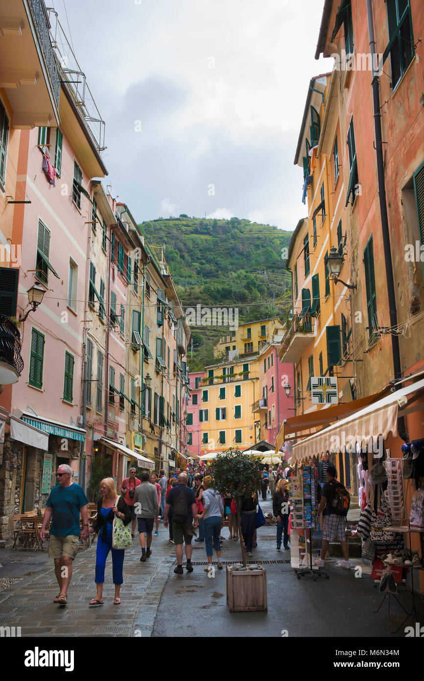 Via Roma, Vernazza, Liguria, Italia Foto Stock